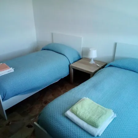 Per 4 Persone Con Due Da Letto E Cucina Apartment Carrù