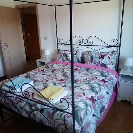 Per 4 Persone Con Due Da Letto E Cucina Apartment