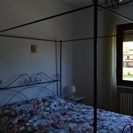 Per 4 Persone Con Due Da Letto E Cucina Carrù